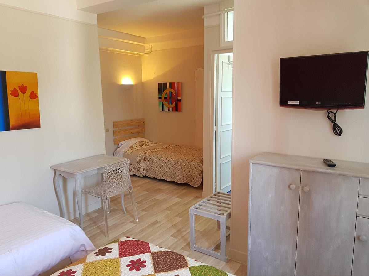 Come Inn Neufchâtel-en-Bray Exterior photo